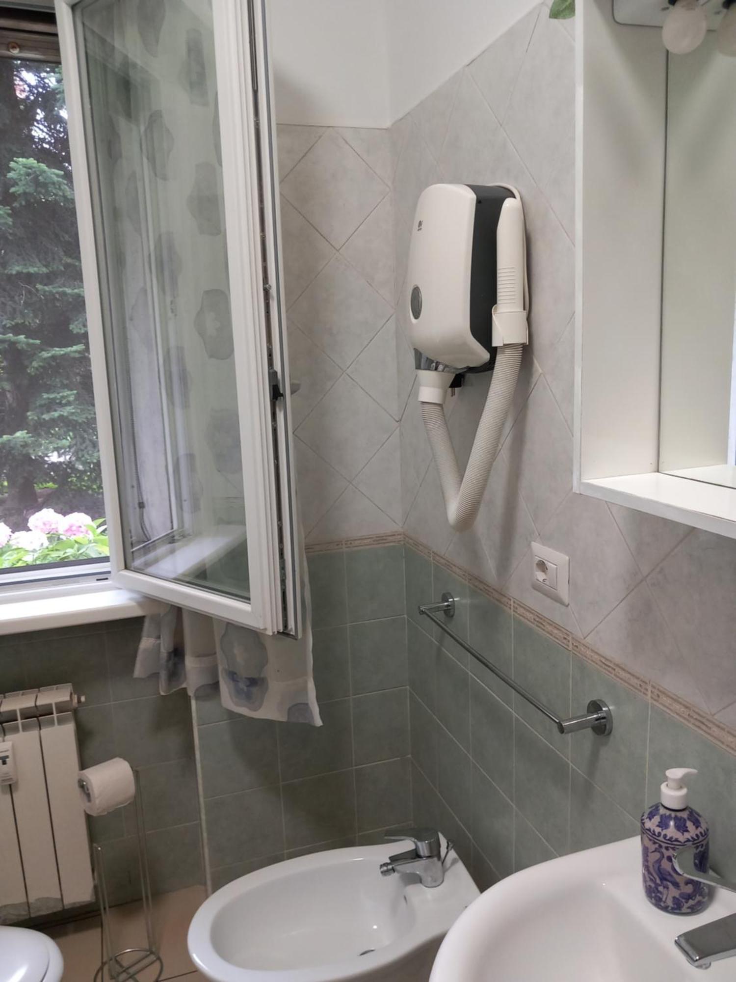 Simple&Comfortable apartment vicino POLICLINICO San Donato Milanese Extérieur photo